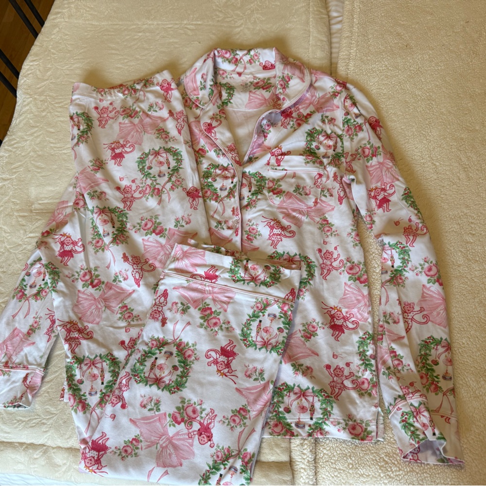 Roller Rabbit Love Shack Fancy Holiday Pajamas - Picture 4 of 6